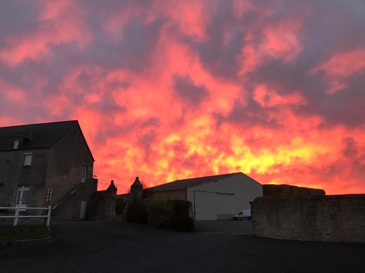 Grand Gite De La Ferme De La Tourelle Longues-sur-Mer Bagian luar foto